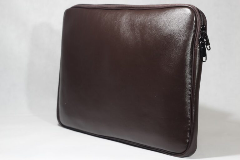 How to Choose the Perfect Handmade Bag for Your Lifestyle